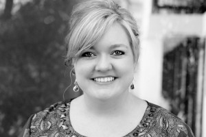 Colleen Hoover Head Shot