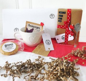 blind-date-with-a-book-gift-box
