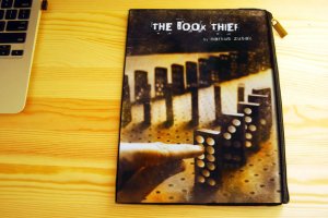 the-book-thief-canvas-book-pouch